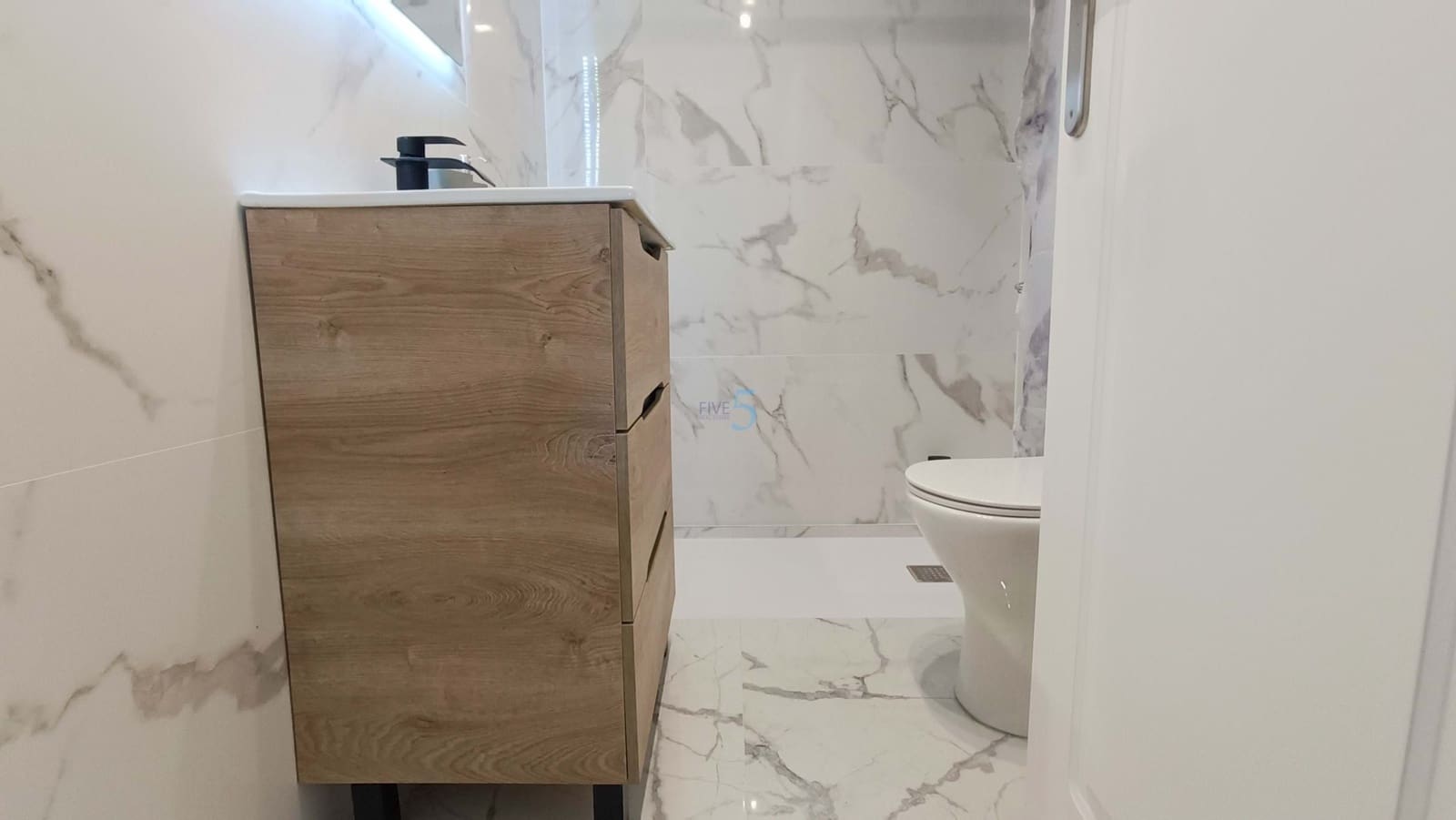 2 sovrum Lägenhet till salu i Torrevieja med pool garage - 196 000 € (Ref: 9500657)