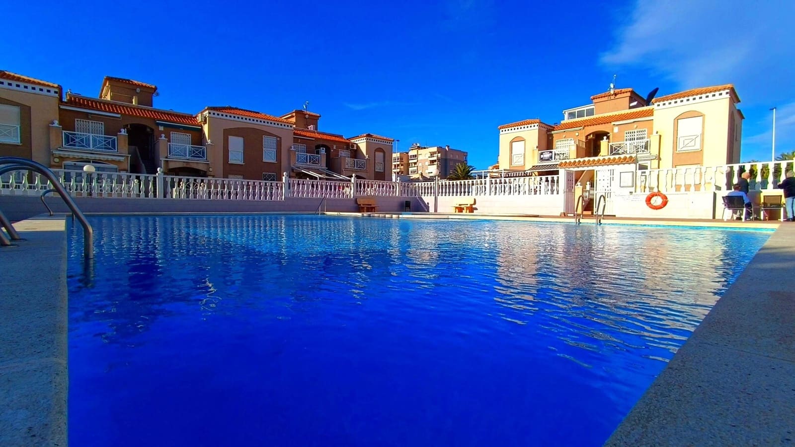 2 sovrum Lägenhet till salu i Torrevieja med pool garage - 196 000 € (Ref: 9500657)