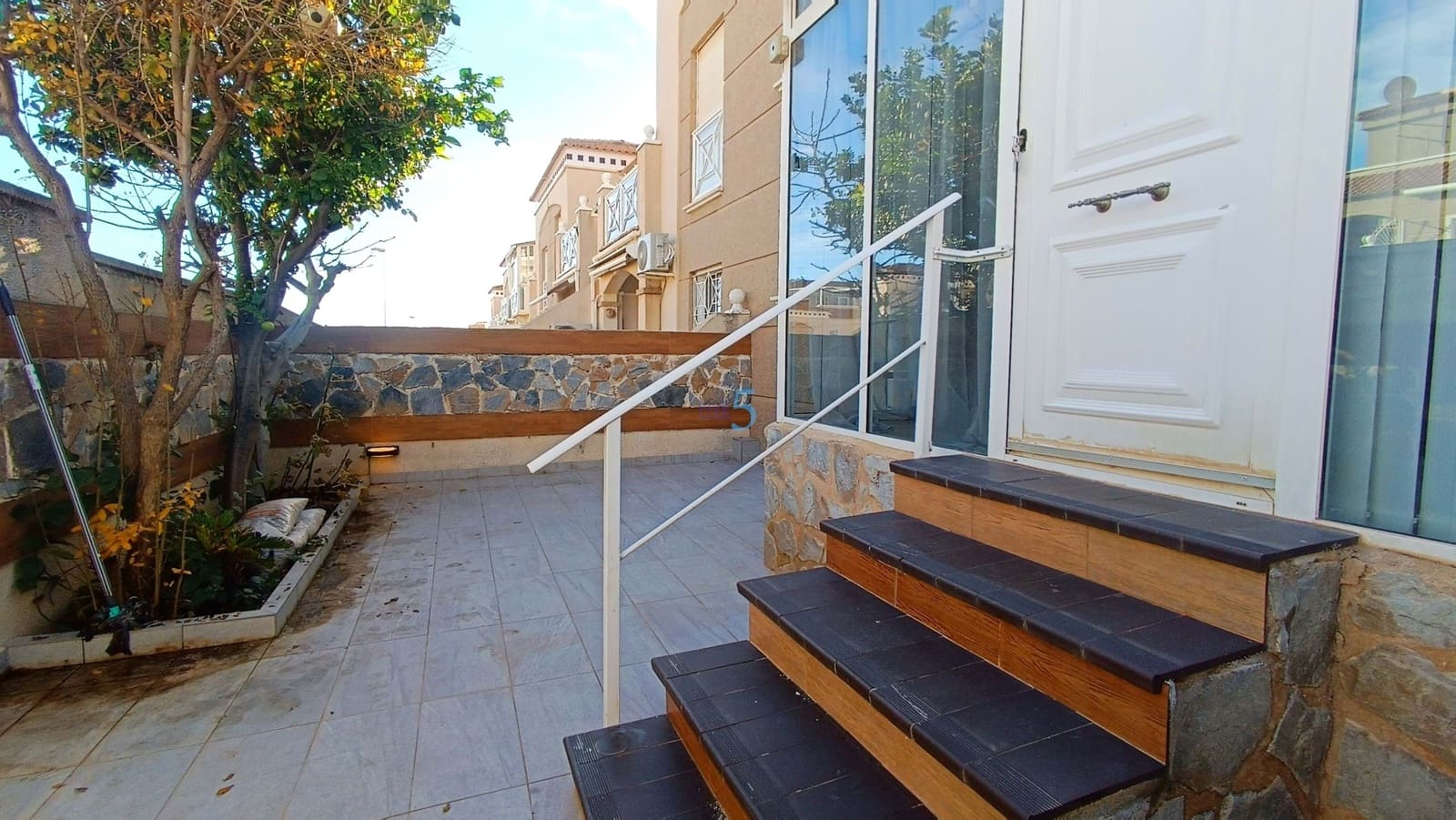 2 sovrum Lägenhet till salu i Torrevieja med pool garage - 196 000 € (Ref: 9500657)