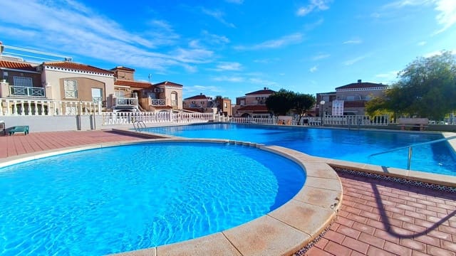 2 sovrum Lägenhet till salu i Torrevieja med pool garage - 196 000 € (Ref: 9500657)