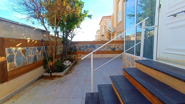 2 sovrum Lägenhet till salu i Torrevieja med pool garage - 196 000 € (Ref: 9500657)