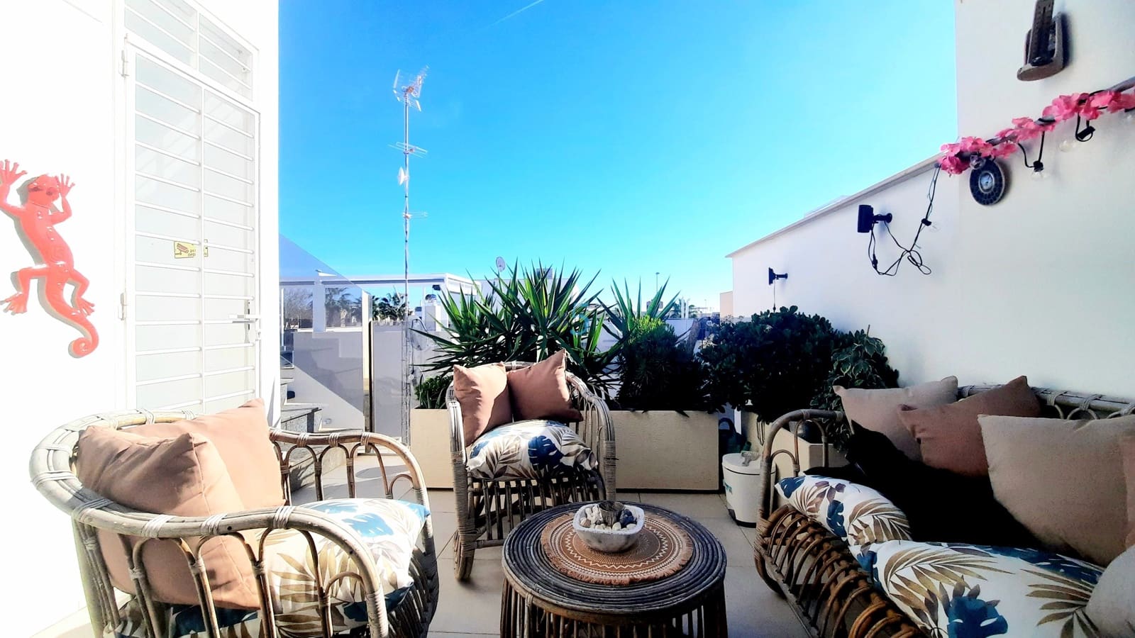 2 bedroom Apartment for sale in Torre de la Horadada with pool garage - € 265,000 (Ref: 9500955)