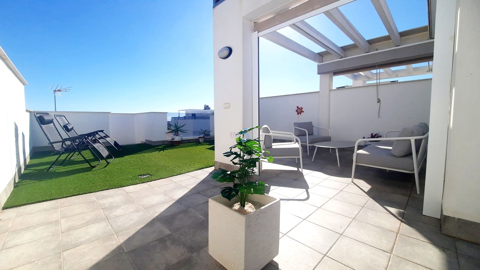 2 bedroom Apartment for sale in Torre de la Horadada with pool garage - € 265,000 (Ref: 9500955)
