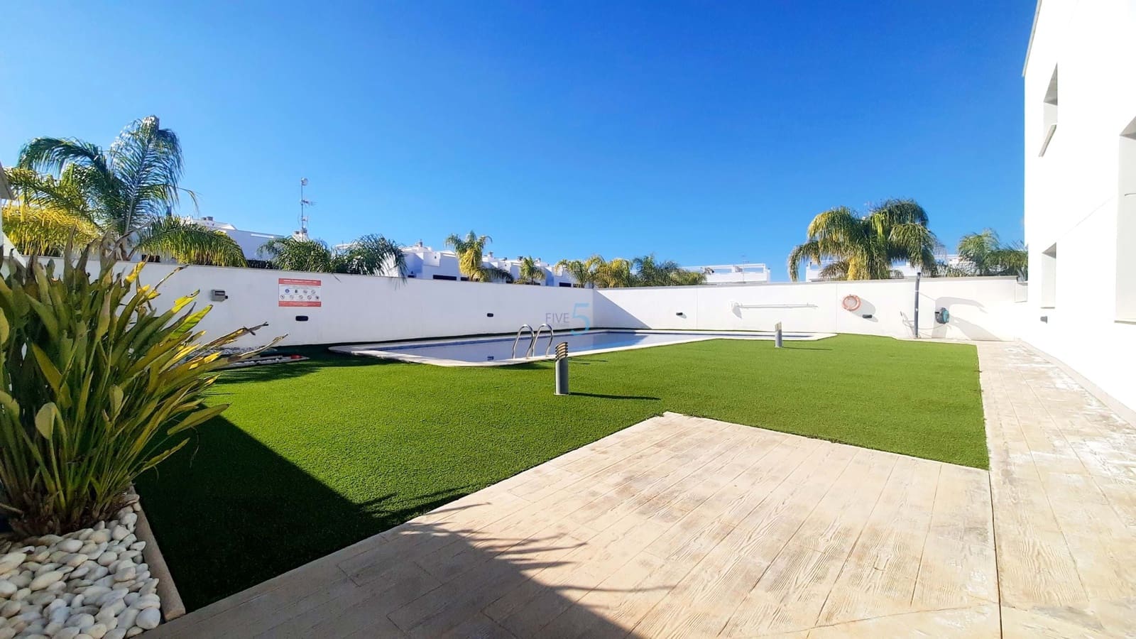 2 bedroom Apartment for sale in Torre de la Horadada with pool garage - € 265,000 (Ref: 9500955)