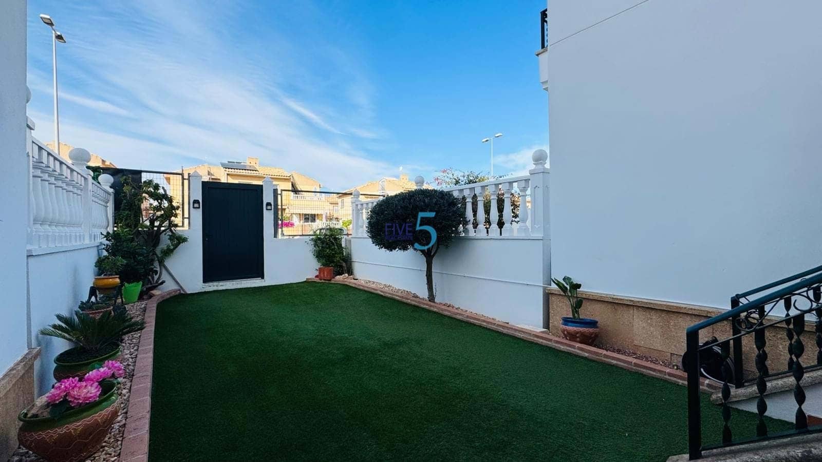 2 quarto Casa em Banda para venda em Villamartin com piscina - 224 900 € (Ref: 9508054)