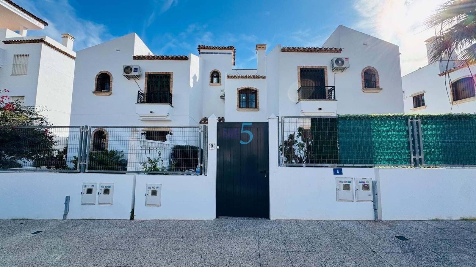2 quarto Casa em Banda para venda em Villamartin com piscina - 224 900 € (Ref: 9508054)