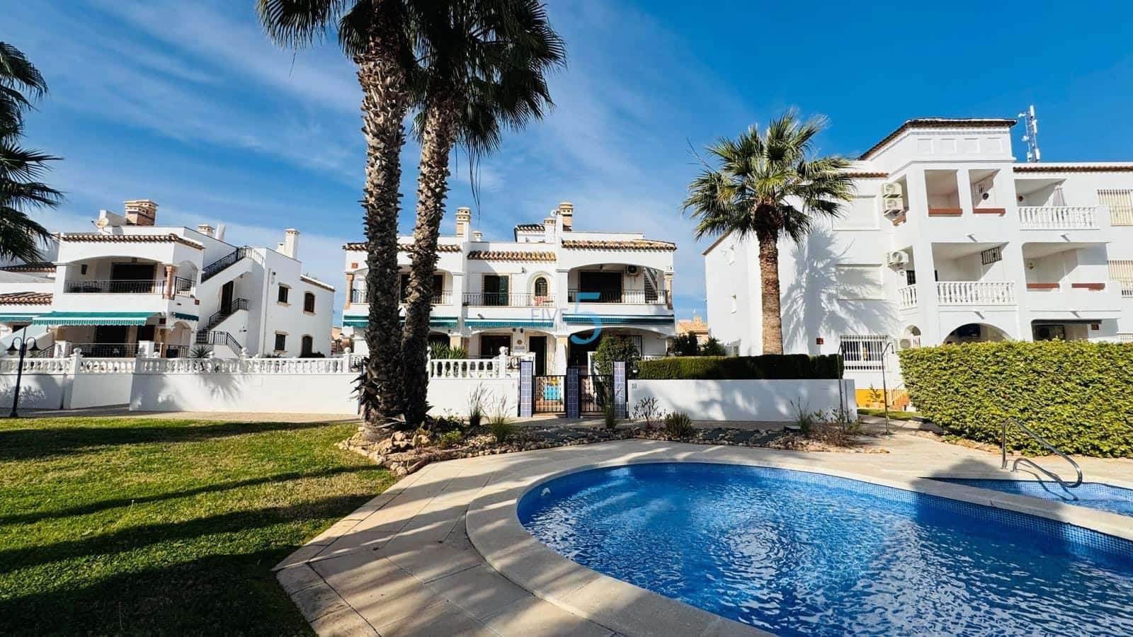 2 quarto Casa em Banda para venda em Villamartin com piscina - 224 900 € (Ref: 9508054)