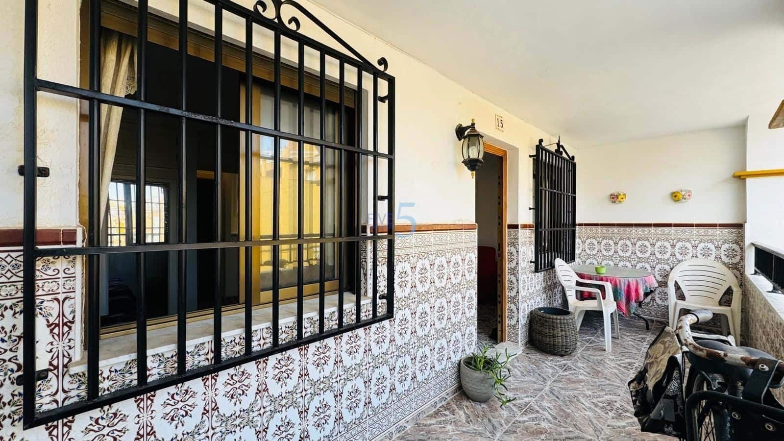 2 sovrum Lägenhet till salu i Torrevieja - 134 900 € (Ref: 9508055)
