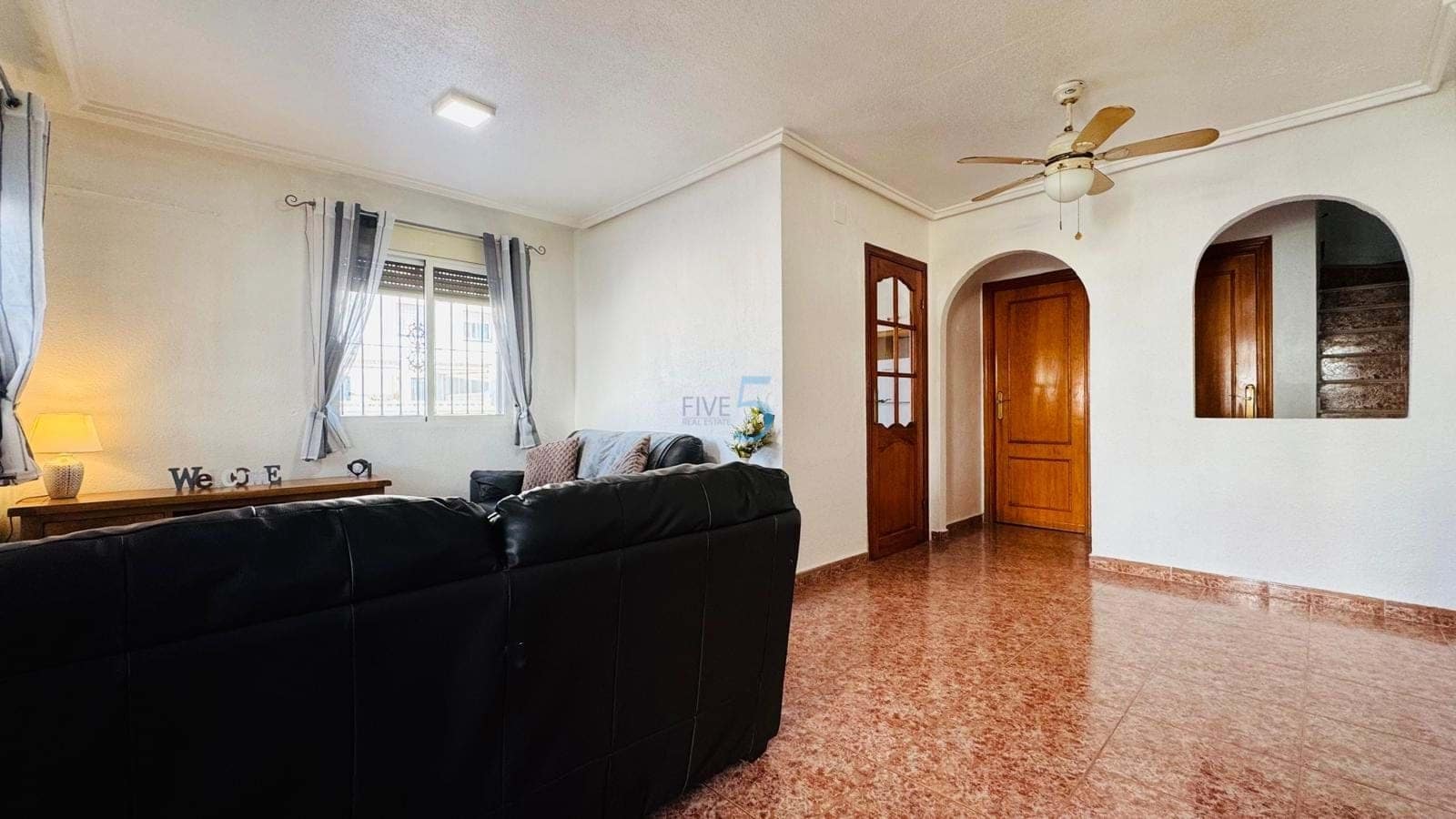 3 sypialnia Dom na sprzedaż w Torrevieja z basenem garażem - 199 900 € (Ref: 9517930)