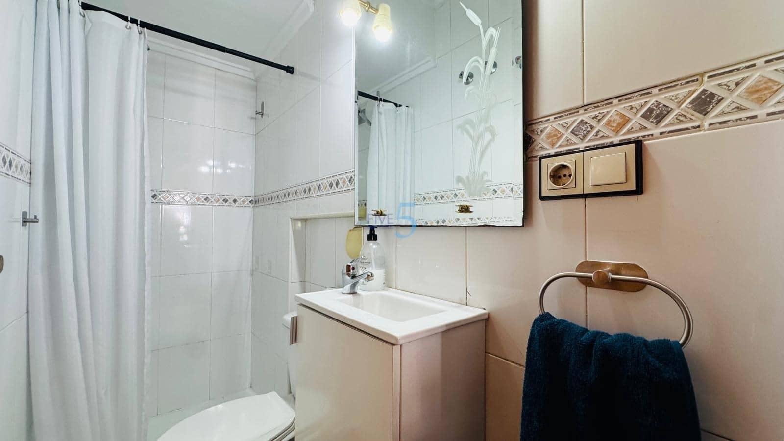 3 sypialnia Dom na sprzedaż w Torrevieja z basenem garażem - 199 900 € (Ref: 9517930)