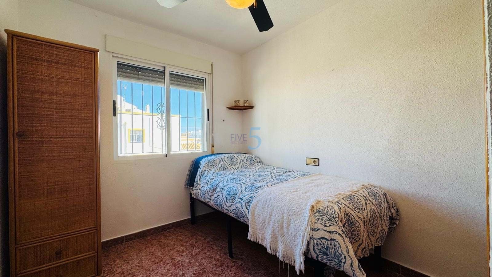 3 sypialnia Dom na sprzedaż w Torrevieja z basenem garażem - 199 900 € (Ref: 9517930)