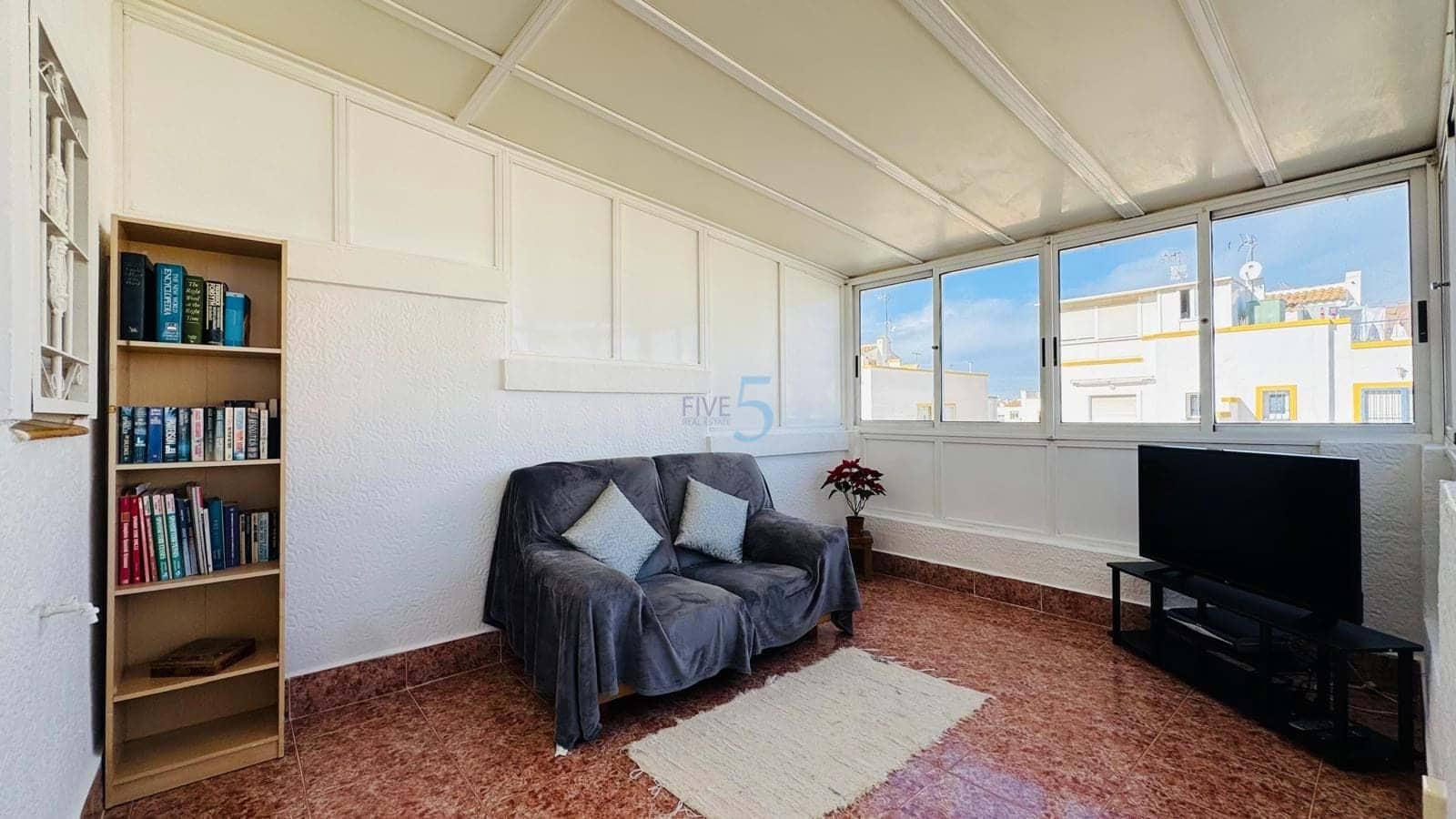 3 sypialnia Dom na sprzedaż w Torrevieja z basenem garażem - 199 900 € (Ref: 9517930)