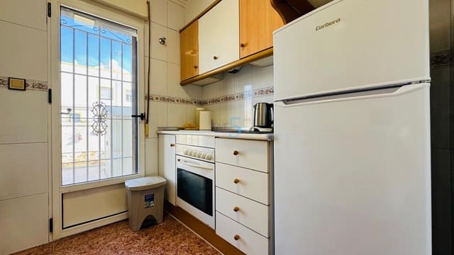 3 sypialnia Dom na sprzedaż w Torrevieja z basenem garażem - 199 900 € (Ref: 9517930)