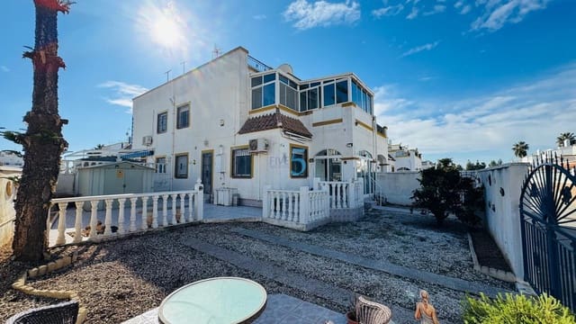 3 sypialnia Dom na sprzedaż w Torrevieja z basenem garażem - 199 900 € (Ref: 9517930)