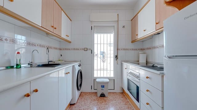 Casa de 3 habitaciones en Torrevieja en venta con piscina garaje - 199.900 € (Ref: 9517930)