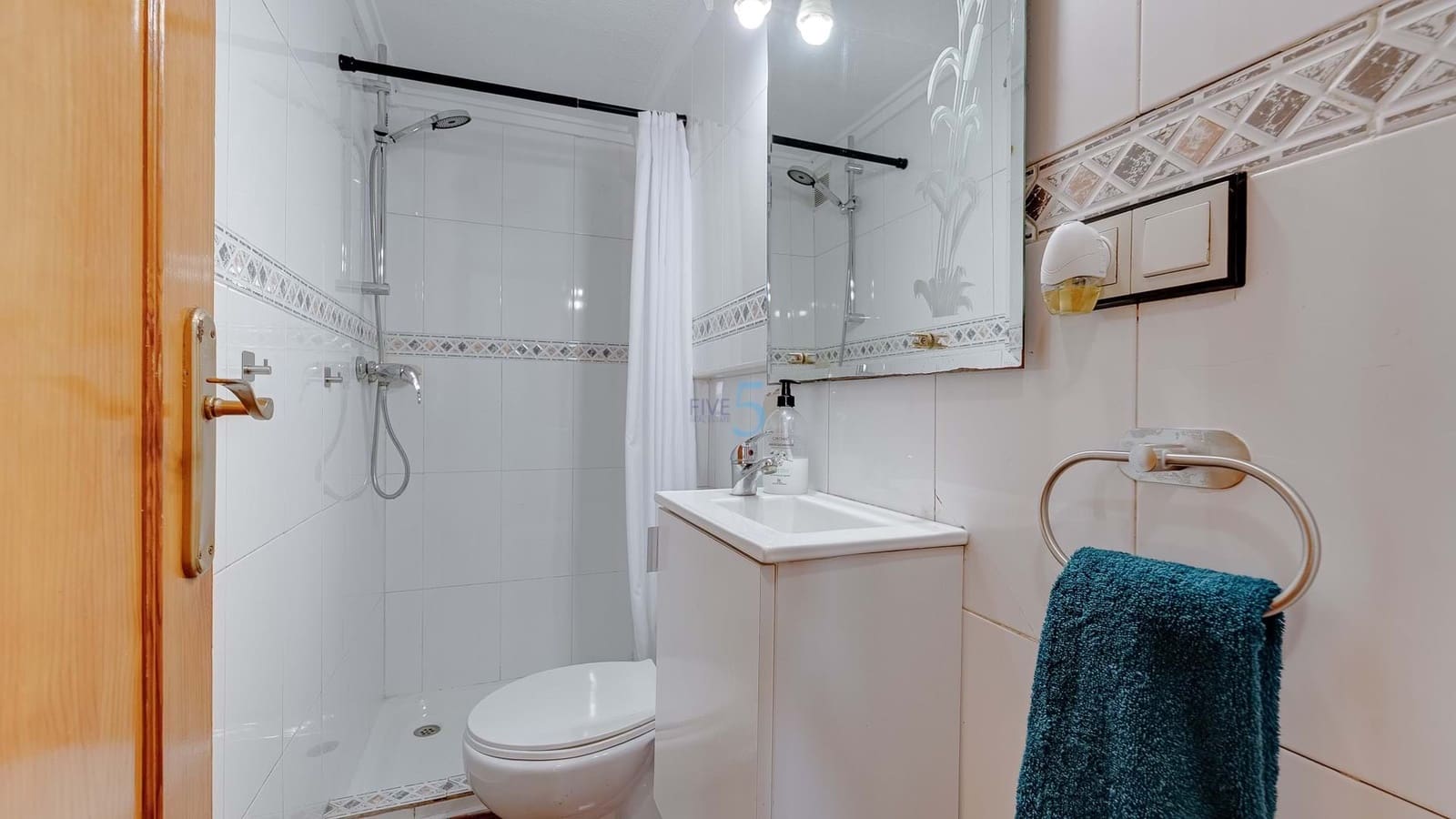 Casa de 3 habitaciones en Torrevieja en venta con piscina garaje - 194.950 € (Ref: 9517930)