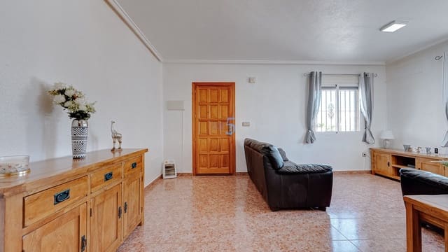 Casa de 3 habitaciones en Torrevieja en venta con piscina garaje - 199.900 € (Ref: 9517930)