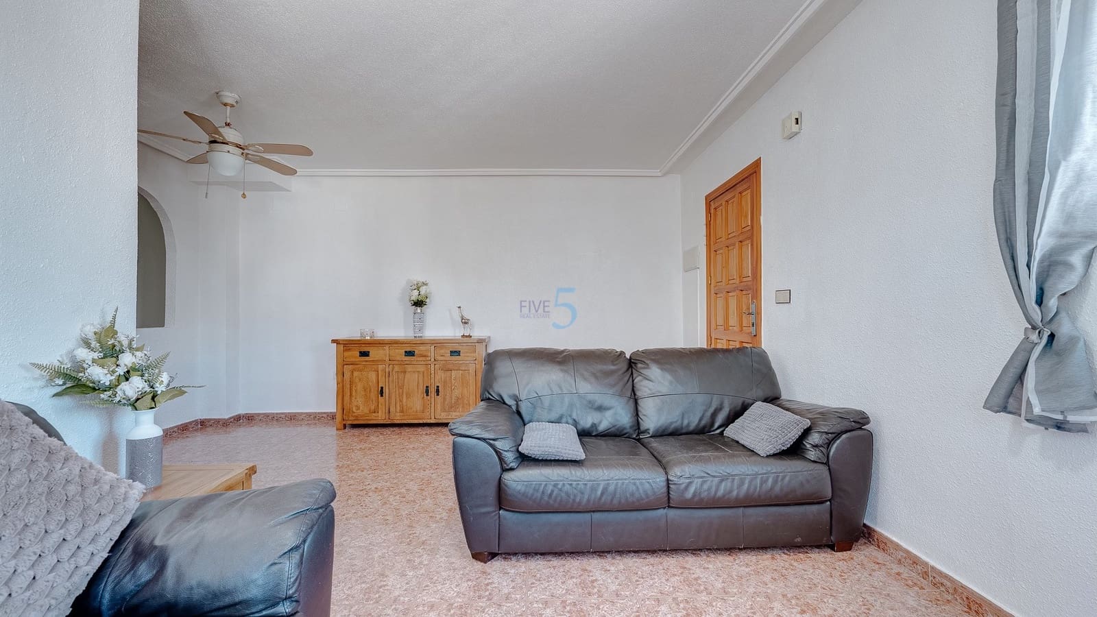 Casa de 3 habitaciones en Torrevieja en venta con piscina garaje - 194.950 € (Ref: 9517930)