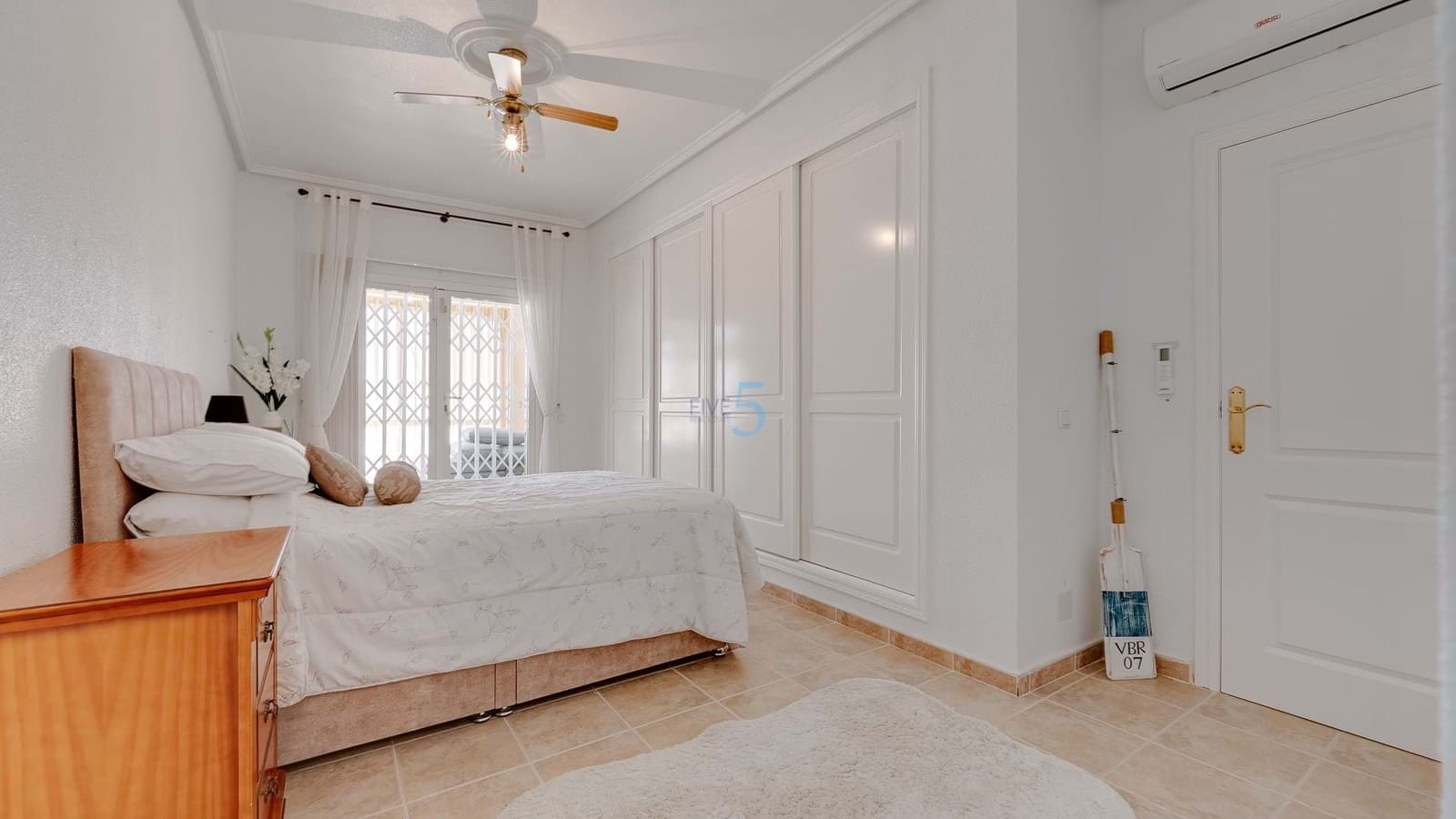 3 bedroom Villa for sale in Rojales with pool - € 430,000 (Ref: 9523059)