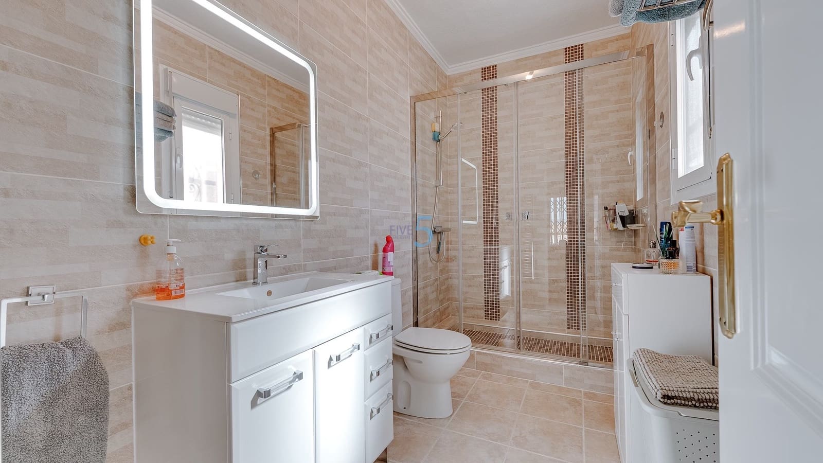 3 bedroom Villa for sale in Rojales with pool - € 430,000 (Ref: 9523059)