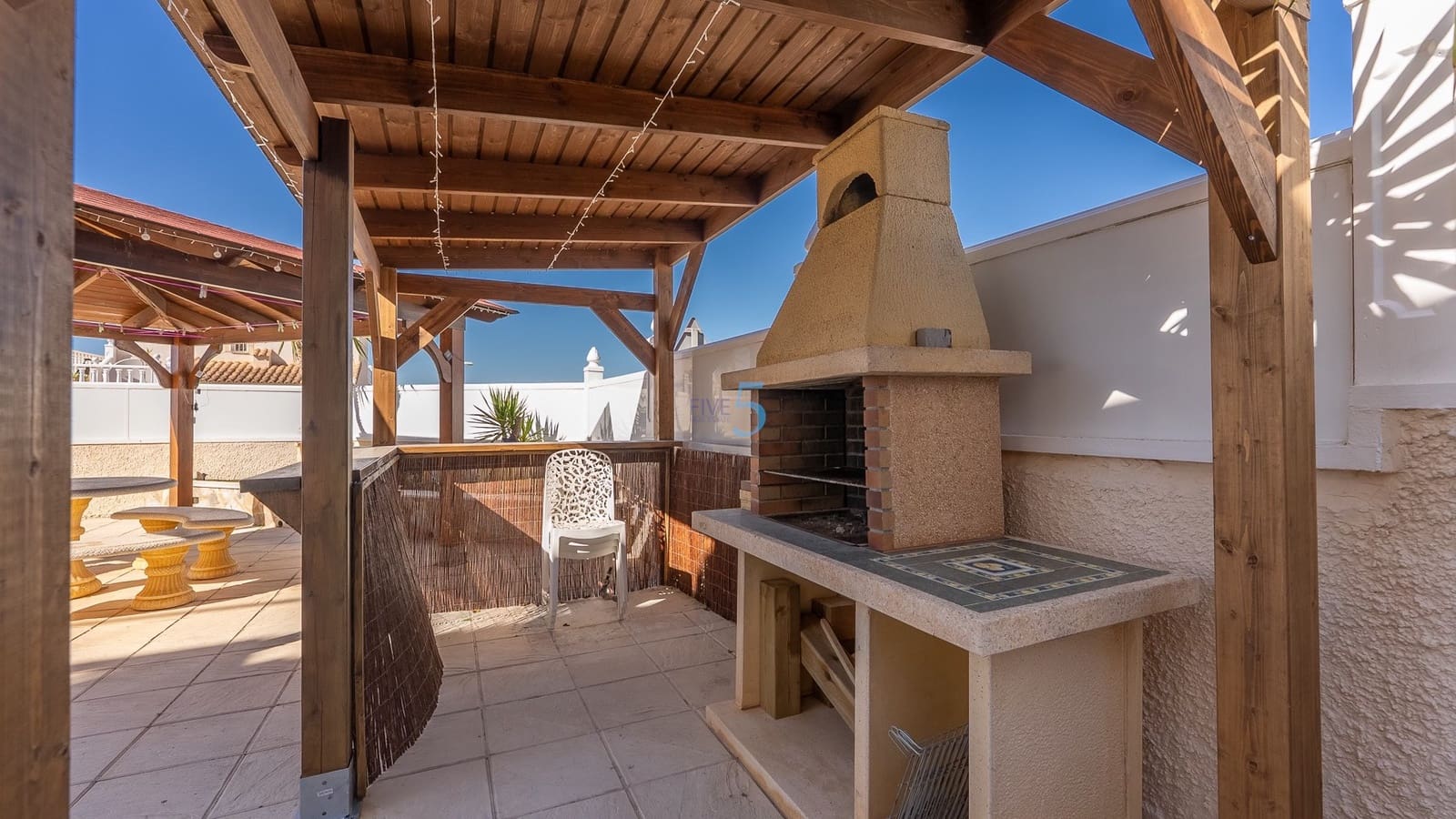 3 bedroom Villa for sale in Rojales with pool - € 430,000 (Ref: 9523059)