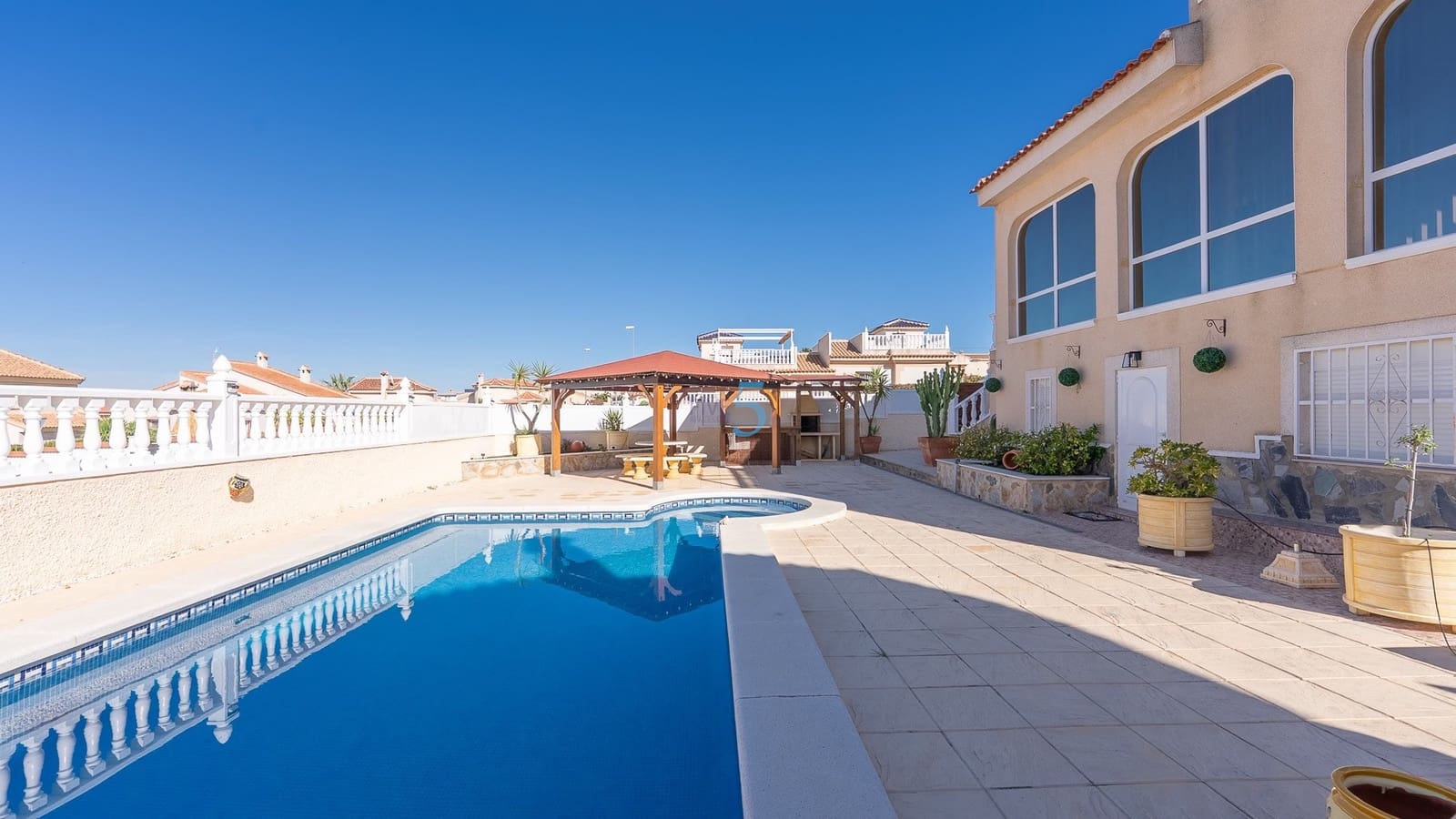 3 bedroom Villa for sale in Rojales with pool - € 430,000 (Ref: 9523059)