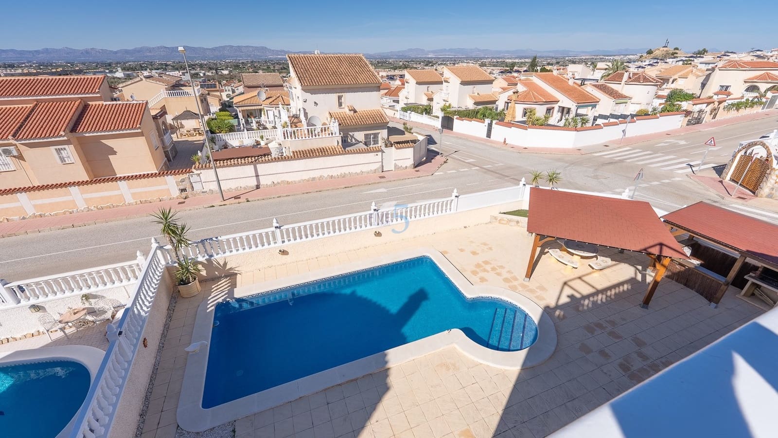 3 bedroom Villa for sale in Rojales with pool - € 430,000 (Ref: 9523059)
