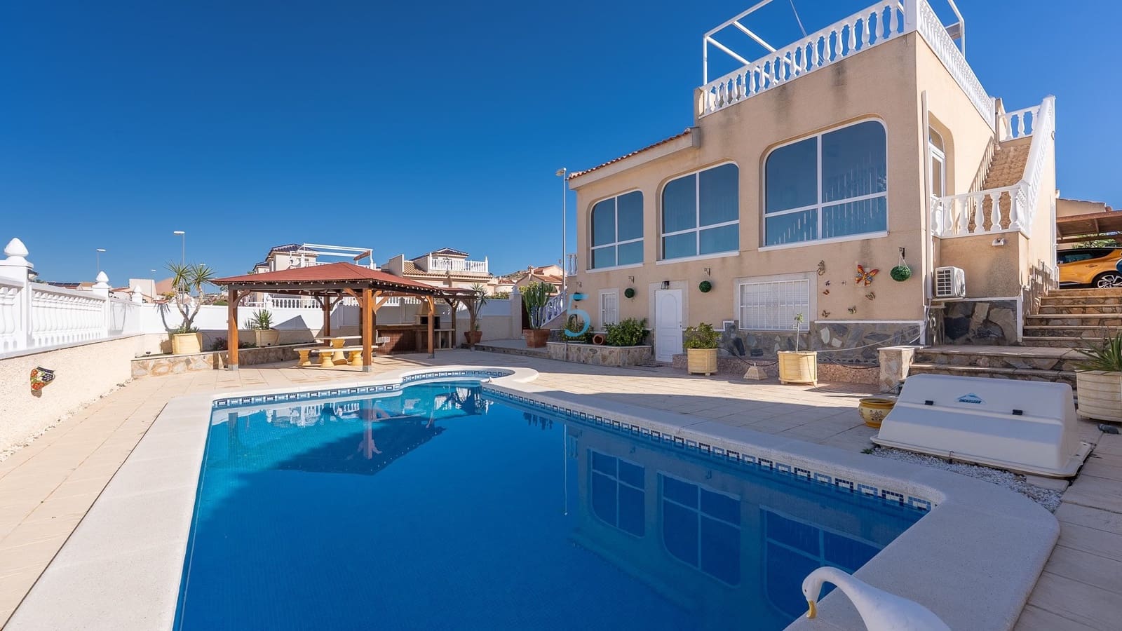 3 bedroom Villa for sale in Rojales with pool - € 430,000 (Ref: 9523059)