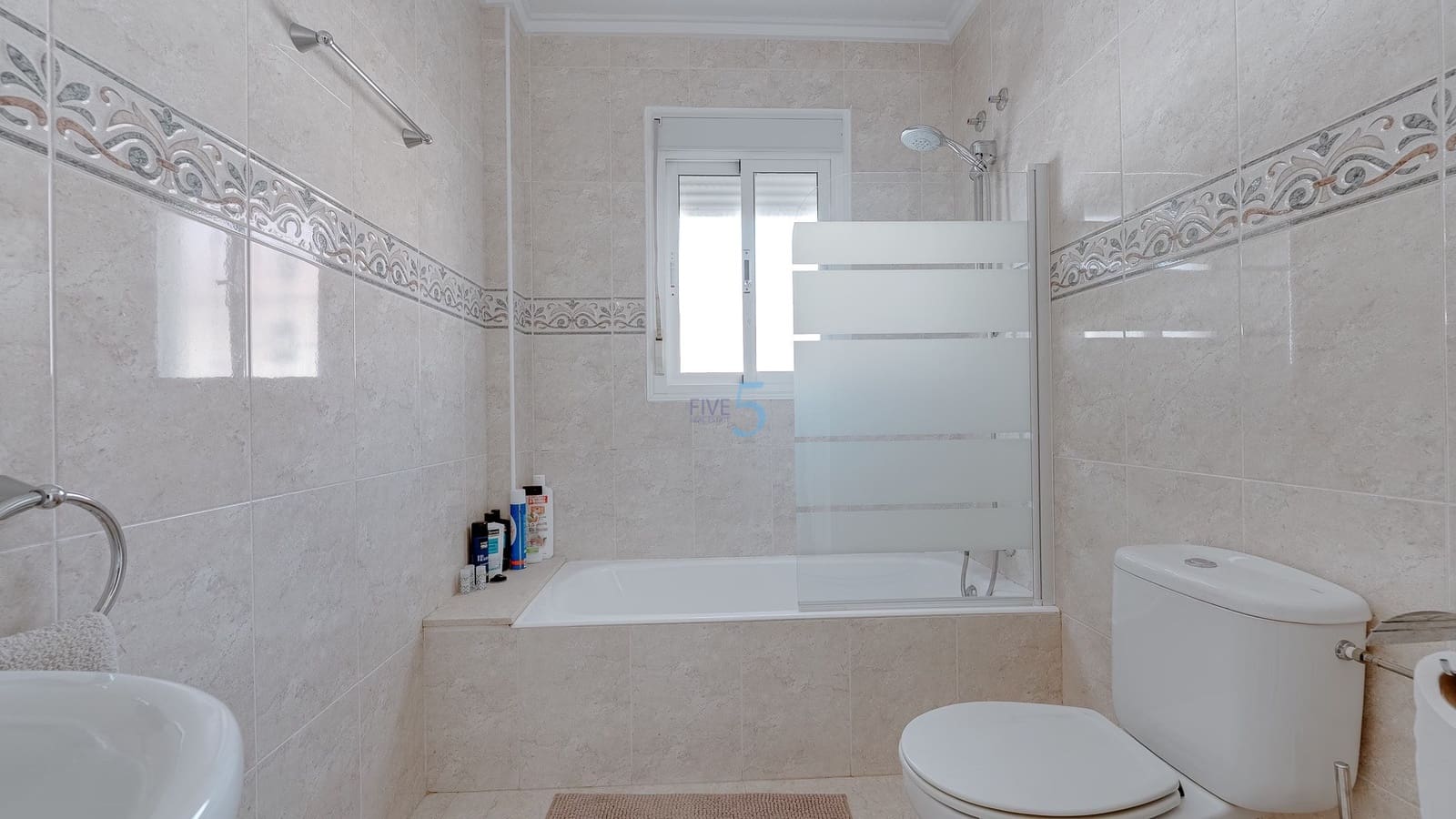 2 slaapkamer Appartement te koop in Ciudad Quesada met zwembad - € 149.999 (Ref: 9523477)