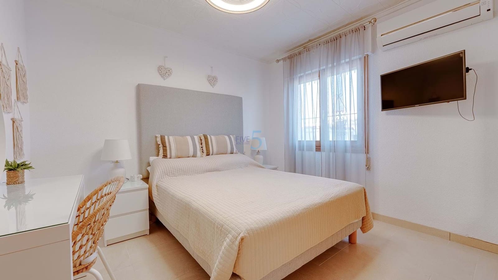 2 sypialnia Willa na sprzedaż w Torrevieja z basenem garażem - 299 900 € (Ref: 9524676)