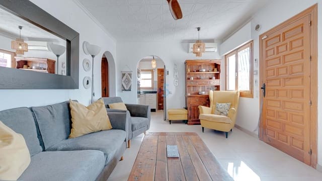 2 sypialnia Willa na sprzedaż w Torrevieja z basenem garażem - 299 900 € (Ref: 9524676)