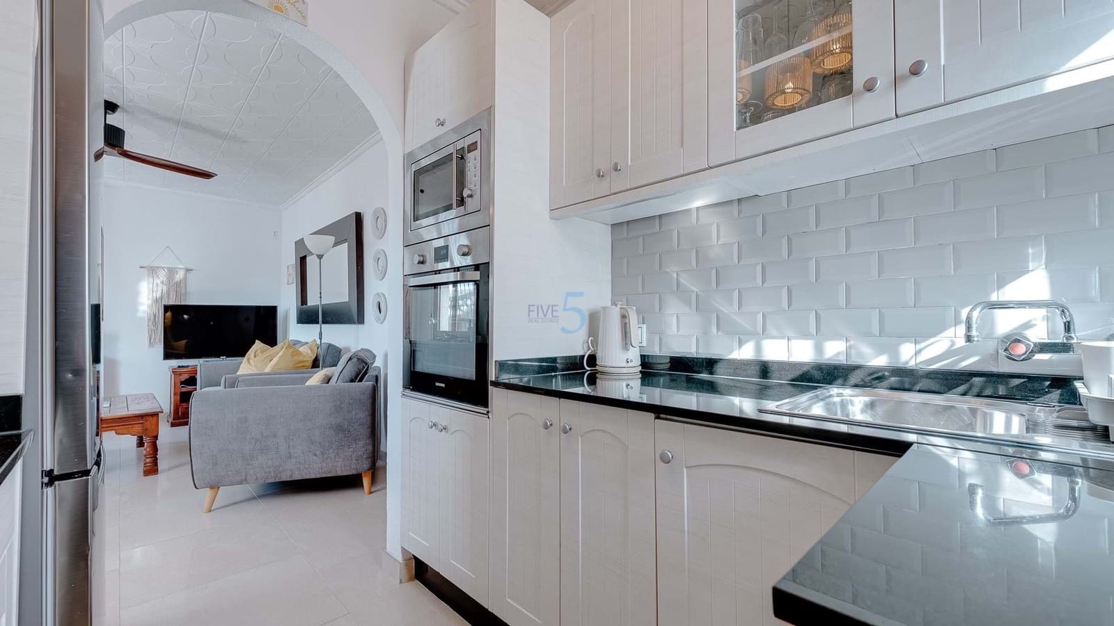 2 sypialnia Willa na sprzedaż w Torrevieja z basenem garażem - 299 900 € (Ref: 9524676)