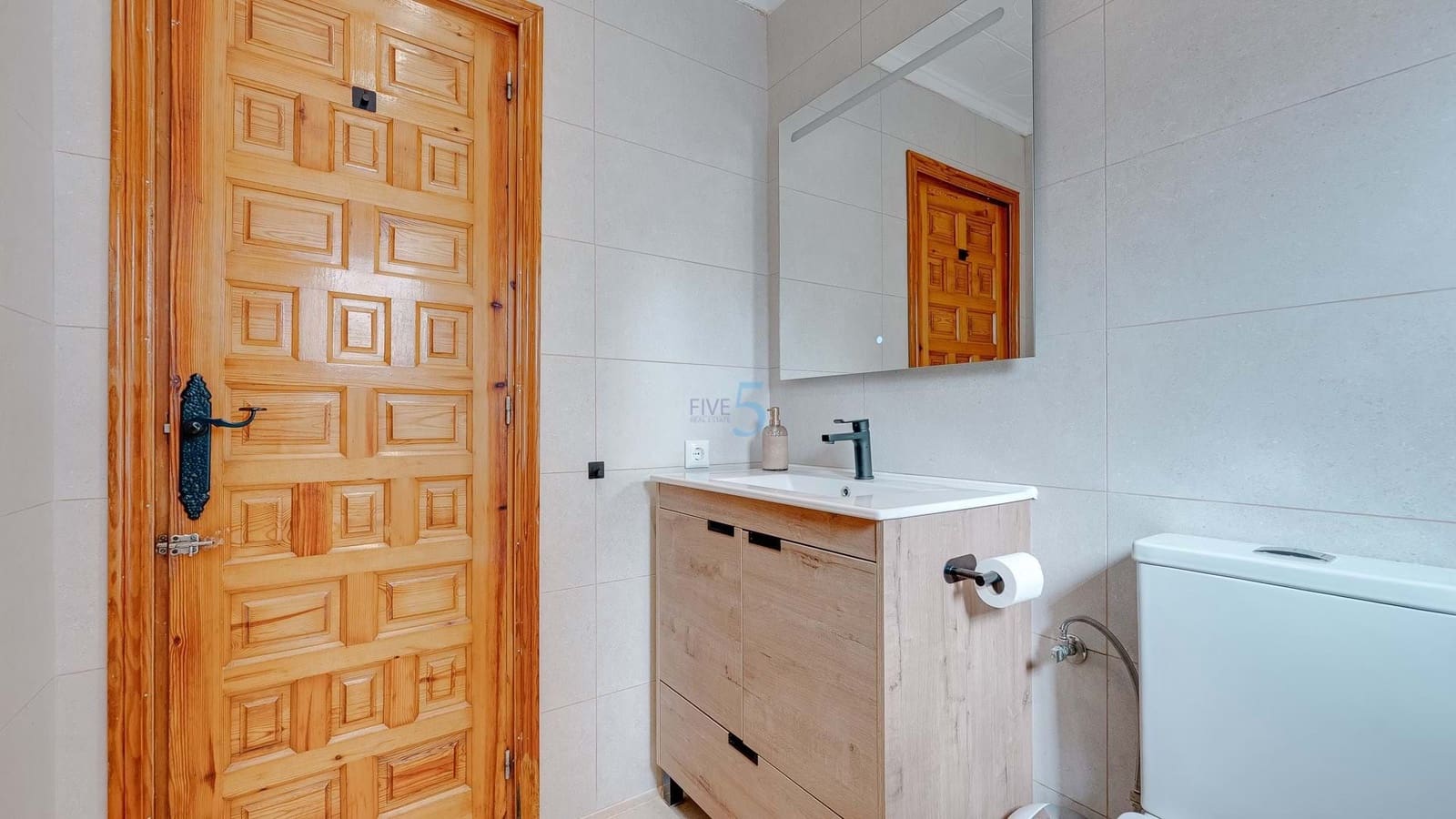 2 sypialnia Willa na sprzedaż w Torrevieja z basenem garażem - 299 900 € (Ref: 9524676)