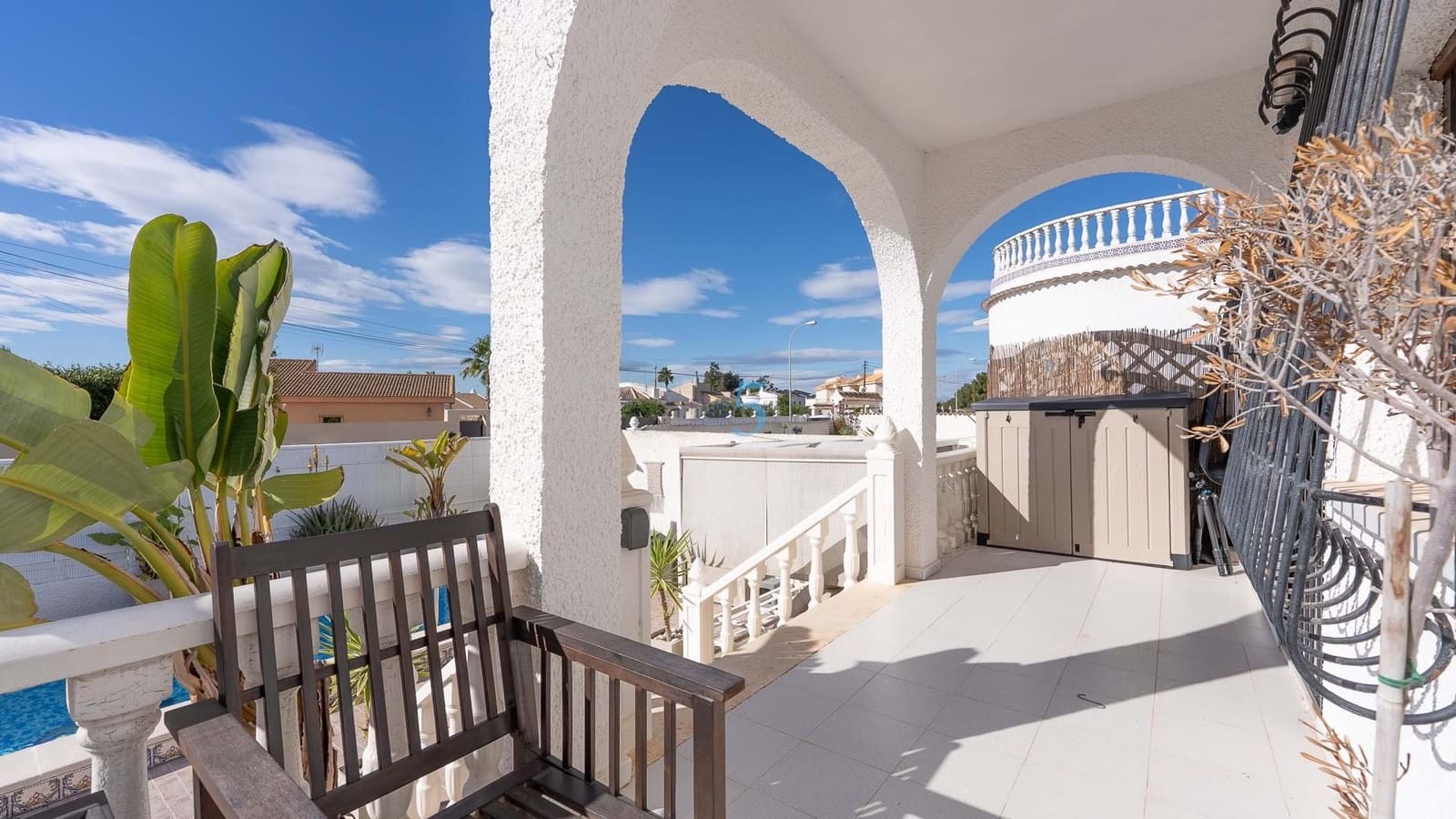 2 sypialnia Willa na sprzedaż w Torrevieja z basenem garażem - 299 900 € (Ref: 9524676)