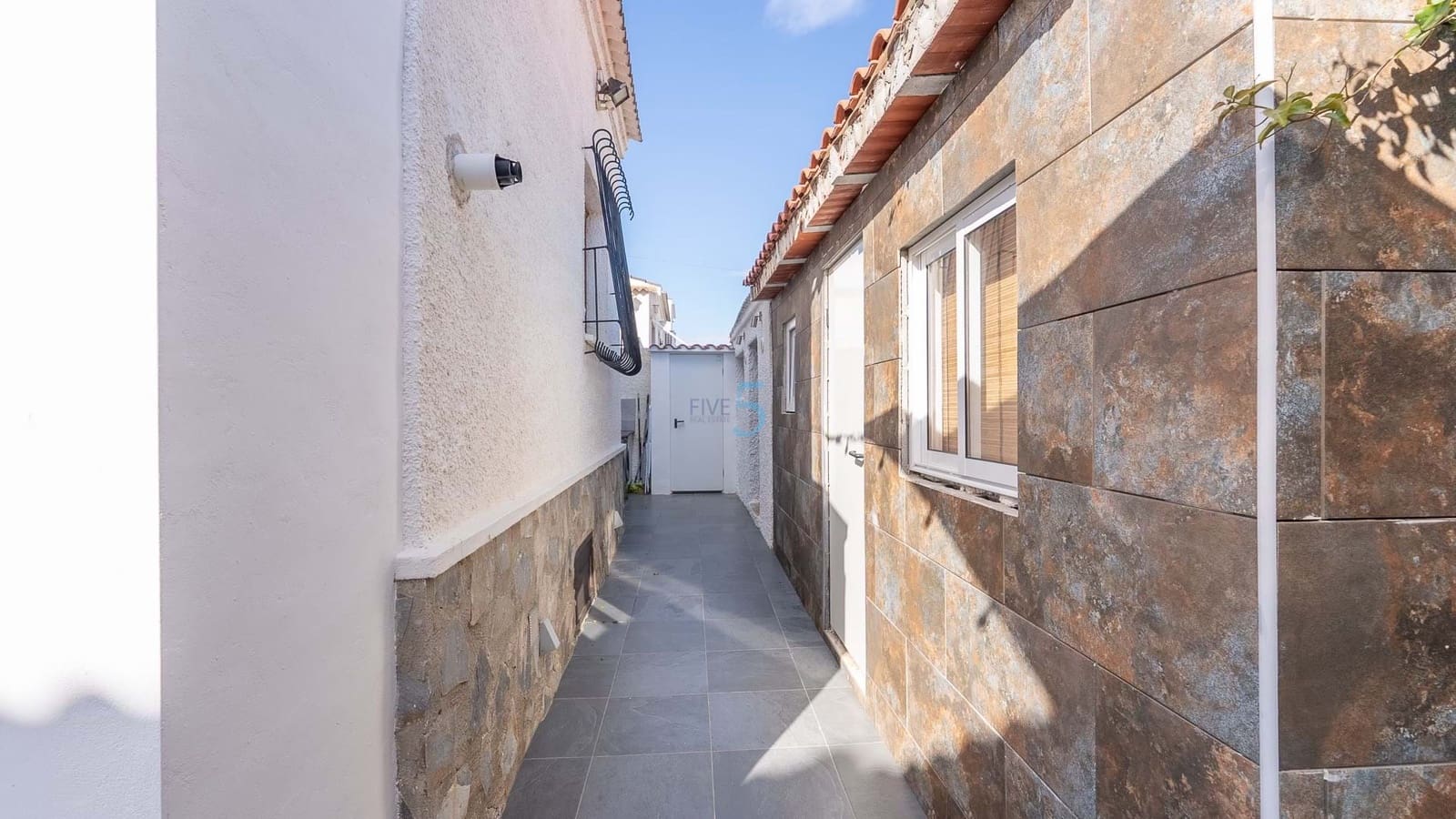 2 sypialnia Willa na sprzedaż w Torrevieja z basenem garażem - 299 900 € (Ref: 9524676)