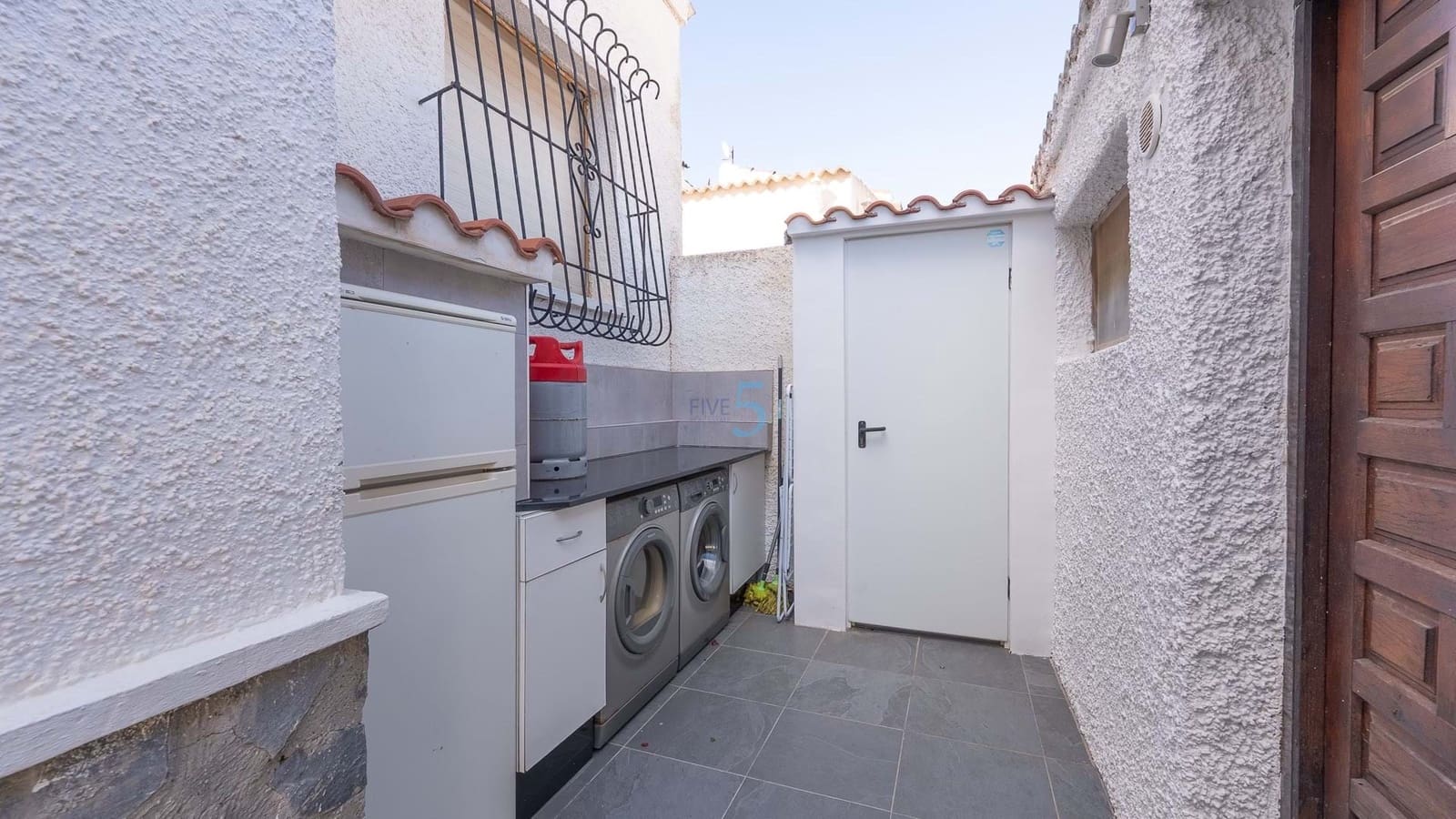 2 sypialnia Willa na sprzedaż w Torrevieja z basenem garażem - 299 900 € (Ref: 9524676)