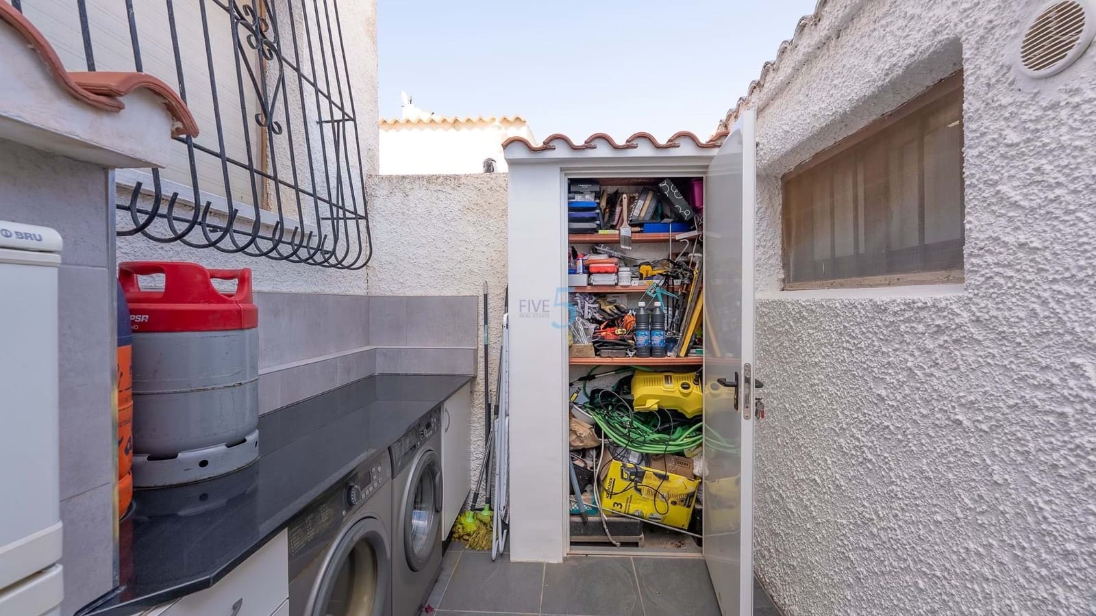2 sypialnia Willa na sprzedaż w Torrevieja z basenem garażem - 299 900 € (Ref: 9524676)