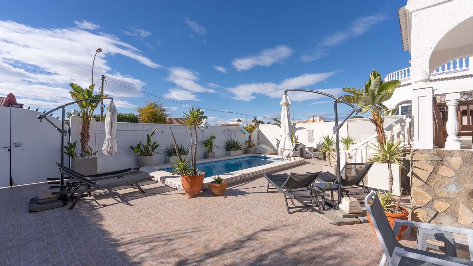 2 sypialnia Willa na sprzedaż w Torrevieja z basenem garażem - 299 900 € (Ref: 9524676)