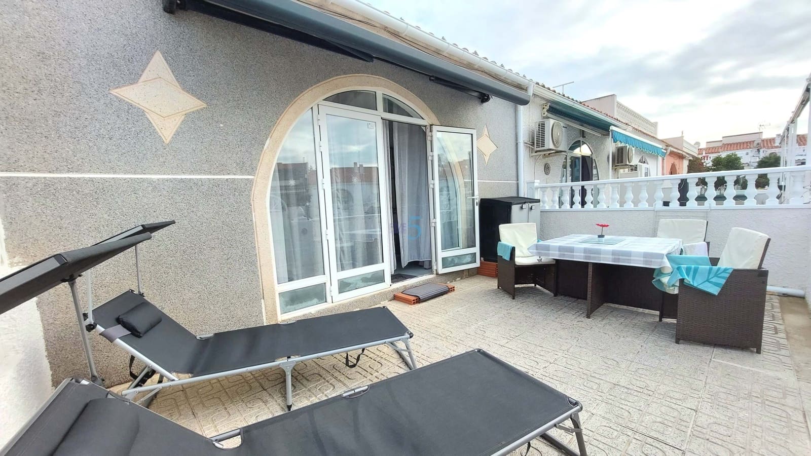 2 slaapkamer Bungalow te koop in Torrevieja - € 115.000 (Ref: 9525698)