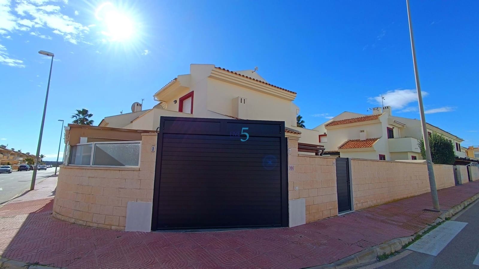 3 chambre Villa/Maison Semi-Mitoyenne à vendre à Ciudad Quesada avec piscine garage - 285 000 € (Ref: 9525926)