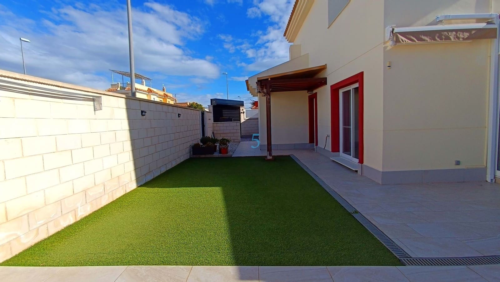 3 chambre Villa/Maison Semi-Mitoyenne à vendre à Ciudad Quesada avec piscine garage - 285 000 € (Ref: 9525926)