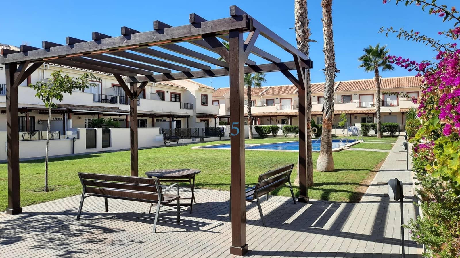 3 chambre Villa/Maison Semi-Mitoyenne à vendre à Ciudad Quesada avec piscine garage - 285 000 € (Ref: 9525926)