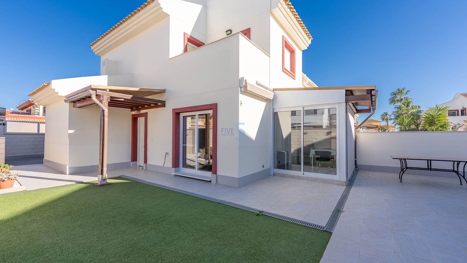 3 quarto Moradia Geminada para venda em Ciudad Quesada com piscina garagem - 285 000 € (Ref: 9525926)