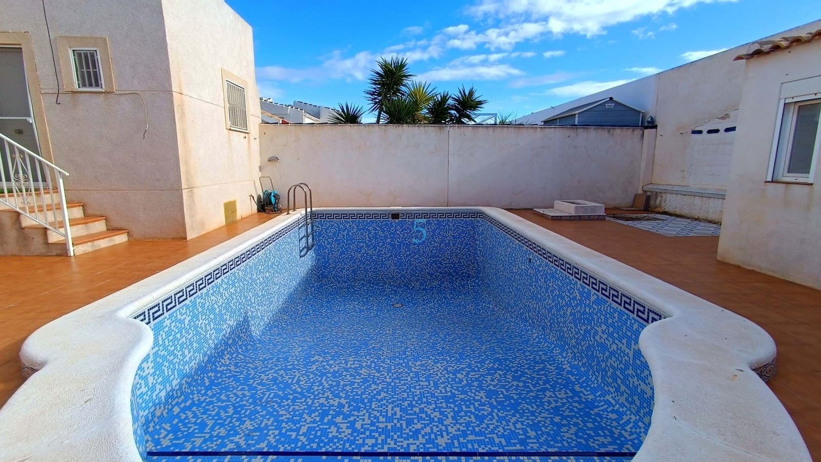 2 sypialnia Willa na sprzedaż w Torrevieja z basenem - 280 000 € (Ref: 9528929)