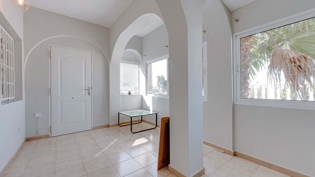 2 quarto Moradia para venda em Torrevieja com piscina - 280 000 € (Ref: 9528929)