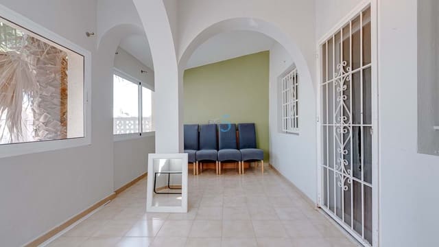 2 quarto Moradia para venda em Torrevieja com piscina - 280 000 € (Ref: 9528929)