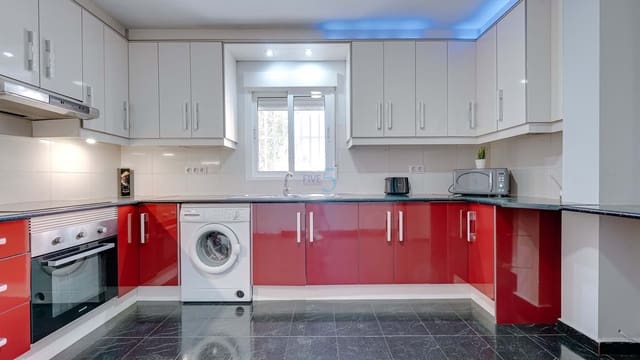 2 quarto Moradia para venda em Torrevieja com piscina - 280 000 € (Ref: 9528929)