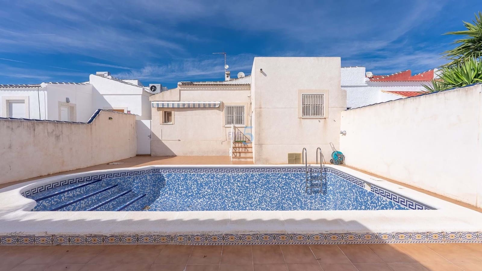 2 quarto Moradia para venda em Torrevieja com piscina - 265 000 € (Ref: 9528929)