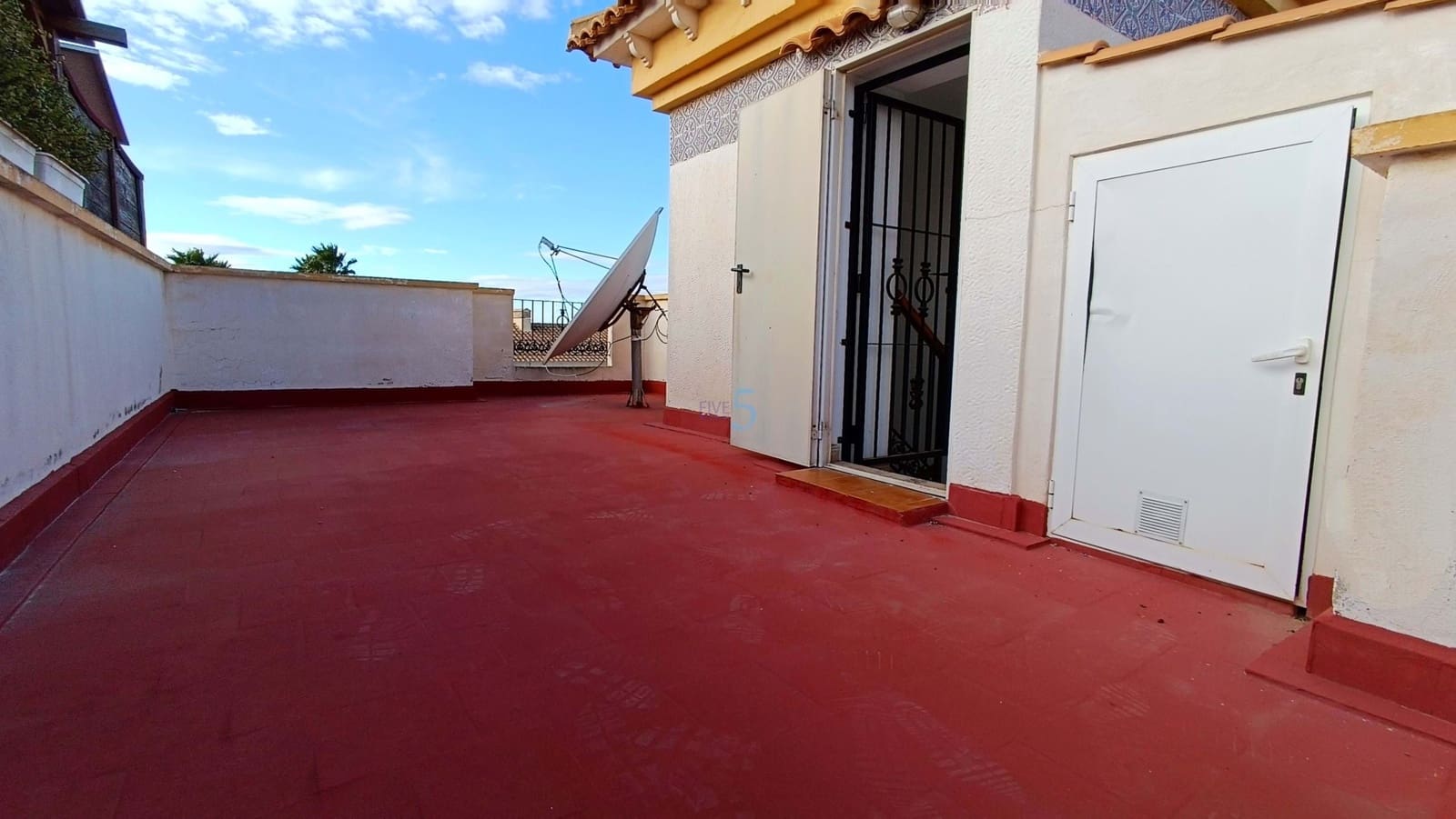3 sypialnia Dom na sprzedaż w Torrevieja z basenem - 195 000 € (Ref: 9528930)
