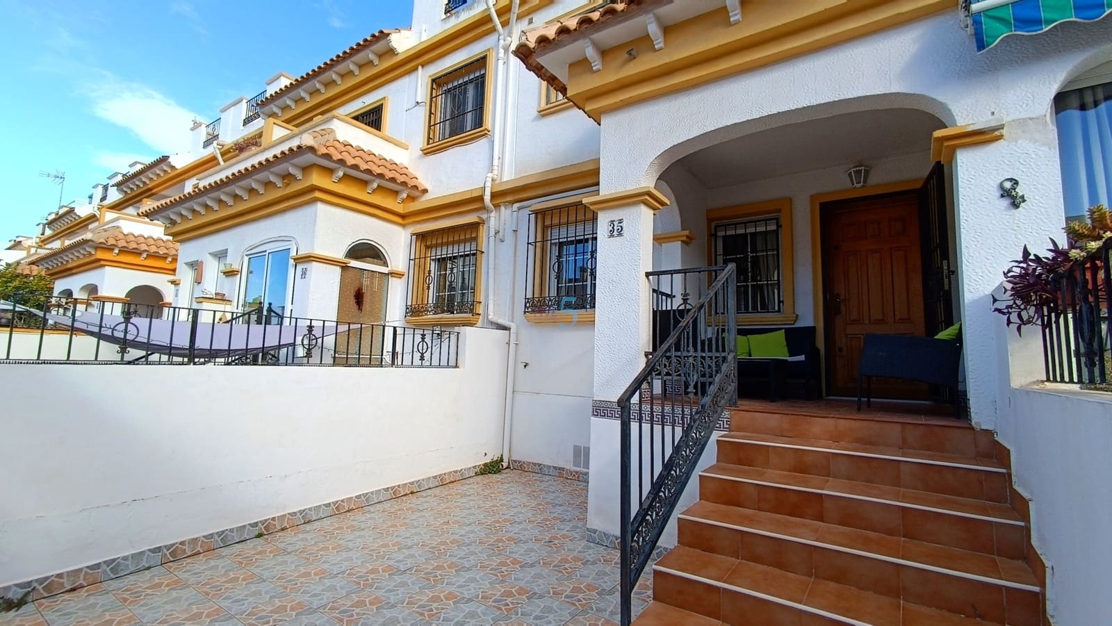 3 sypialnia Dom na sprzedaż w Torrevieja z basenem - 195 000 € (Ref: 9528930)